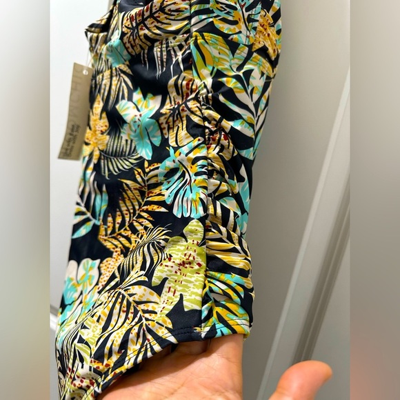 BloomChic Plus Size 2XL Tropical Leaf Print One Piece Swimsuit - Picture 3 of 3